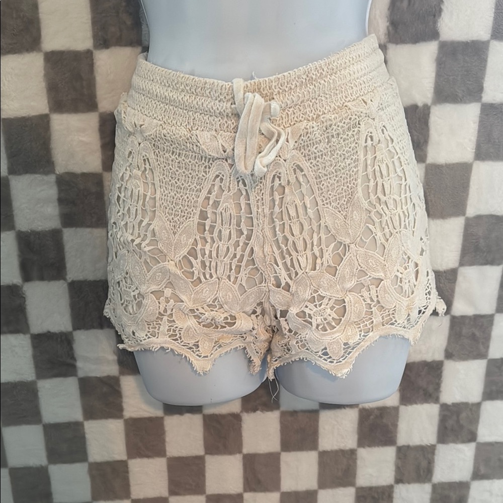 Forever 21 Women’s S/Small Laced Crochet Shorts Fully Lined